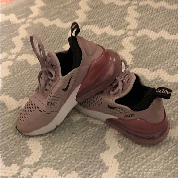 Nike shoes - Picture 9 of 12